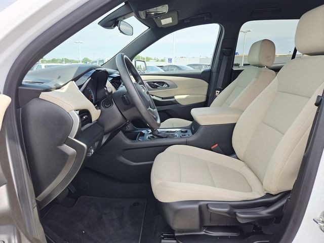 Chevrolet Traverse Limited Vehicle Full-screen Gallery Image 08