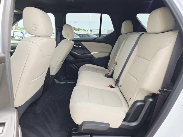 Chevrolet Traverse Limited Vehicle Full-screen Gallery Image 09