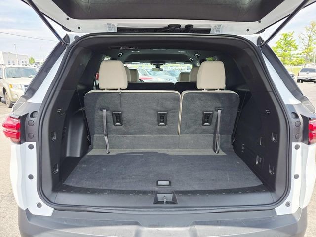 Chevrolet Traverse Limited Vehicle Full-screen Gallery Image 11