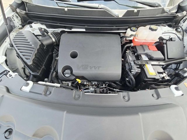 Chevrolet Traverse Limited Vehicle Full-screen Gallery Image 15