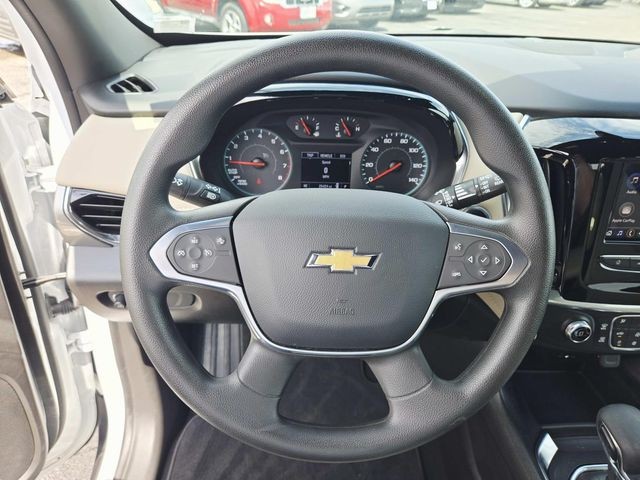 Chevrolet Traverse Limited Vehicle Full-screen Gallery Image 17