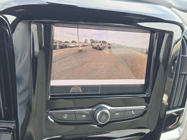 Chevrolet Traverse Limited Vehicle Full-screen Gallery Image 24