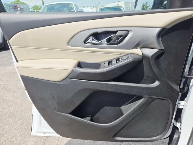 Chevrolet Traverse Limited Vehicle Full-screen Gallery Image 30