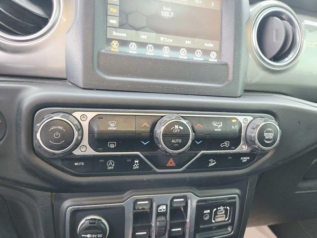 Jeep Wrangler Unlimited Vehicle Full-screen Gallery Image 11