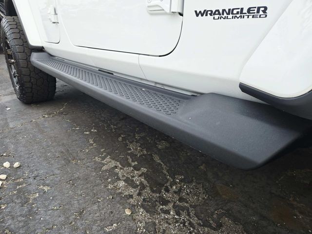 Jeep Wrangler Unlimited Vehicle Full-screen Gallery Image 15