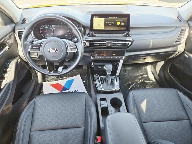 Kia Seltos Vehicle Full-screen Gallery Image 07