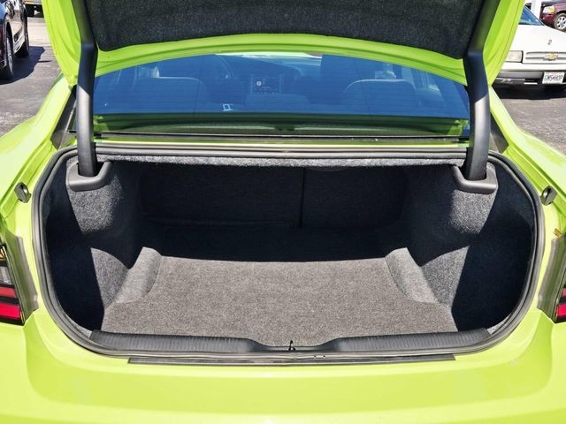 Dodge Charger Vehicle Full-screen Gallery Image 10
