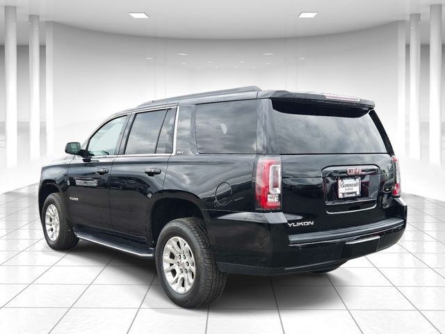 GMC Yukon Vehicle Full-screen Gallery Image 03