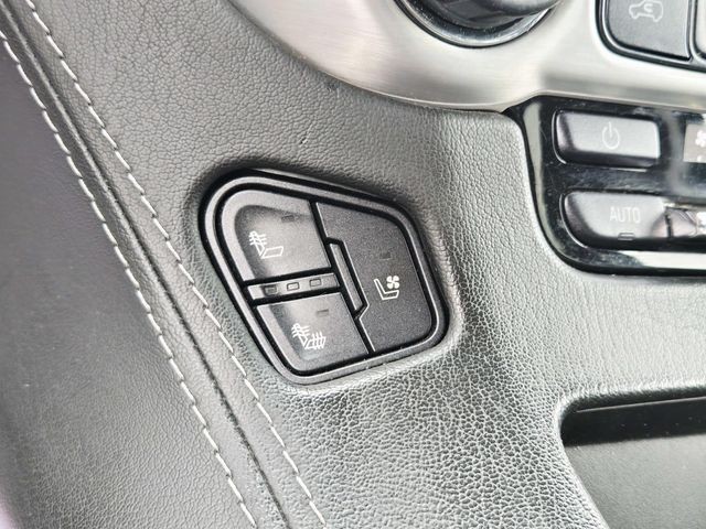 GMC Yukon Vehicle Full-screen Gallery Image 28
