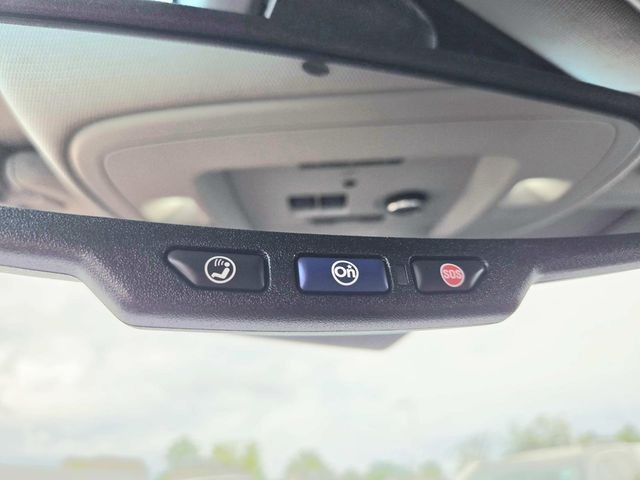 GMC Yukon Vehicle Full-screen Gallery Image 32