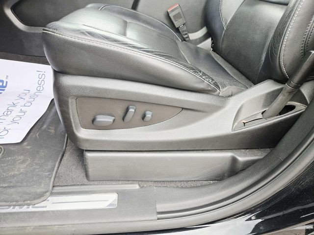 GMC Yukon Vehicle Full-screen Gallery Image 38