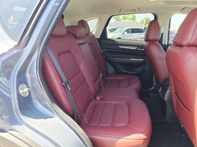 Mazda CX-5 Vehicle Full-screen Gallery Image 12