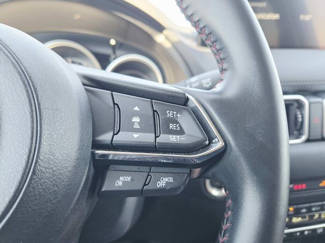 Mazda CX-5 Vehicle Full-screen Gallery Image 17