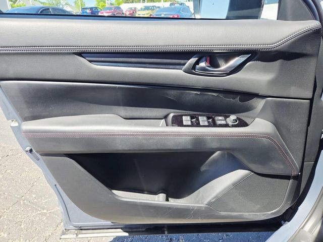 Mazda CX-5 Vehicle Full-screen Gallery Image 32