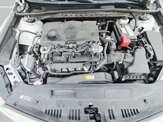 Toyota Camry Vehicle Full-screen Gallery Image 14