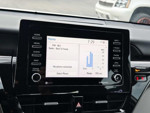 Toyota Camry Vehicle Full-screen Gallery Image 21