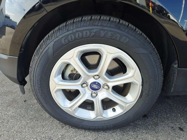 Ford EcoSport Vehicle Full-screen Gallery Image 14