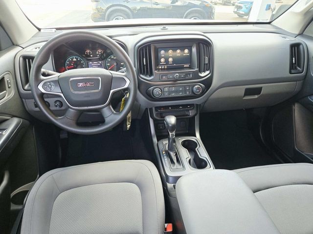 GMC Canyon Vehicle Full-screen Gallery Image 06