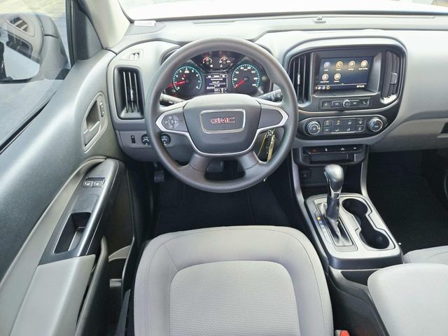 GMC Canyon Vehicle Full-screen Gallery Image 07