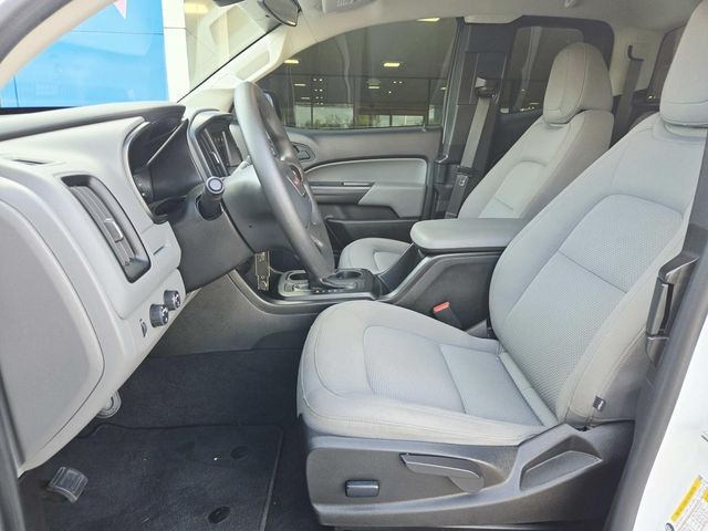 GMC Canyon Vehicle Full-screen Gallery Image 08