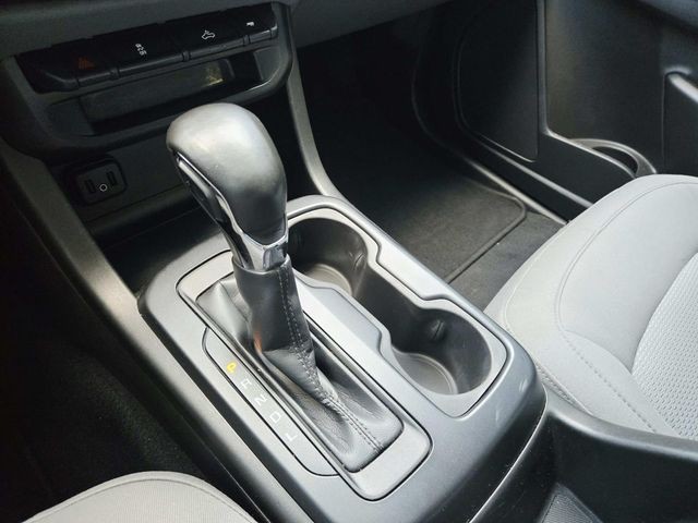 GMC Canyon Vehicle Full-screen Gallery Image 27