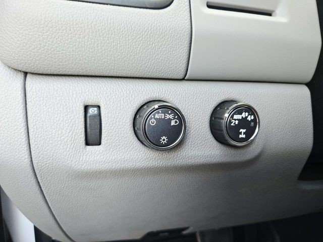 GMC Canyon Vehicle Full-screen Gallery Image 28