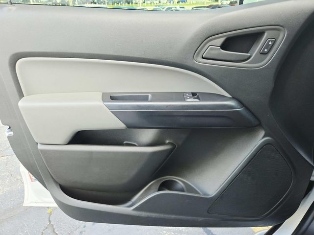 GMC Canyon Vehicle Full-screen Gallery Image 29