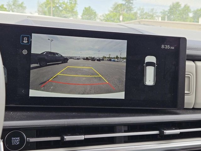 Hyundai Santa Fe Vehicle Full-screen Gallery Image 10