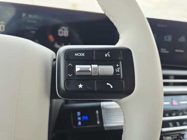 Hyundai Santa Fe Vehicle Full-screen Gallery Image 19