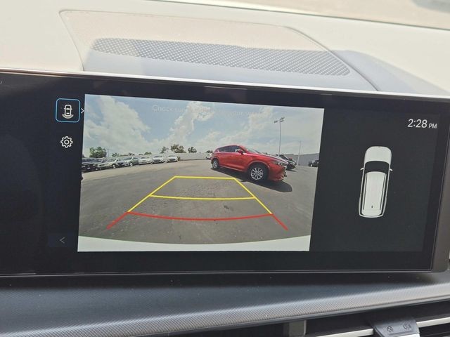 Hyundai Santa Fe Vehicle Full-screen Gallery Image 24