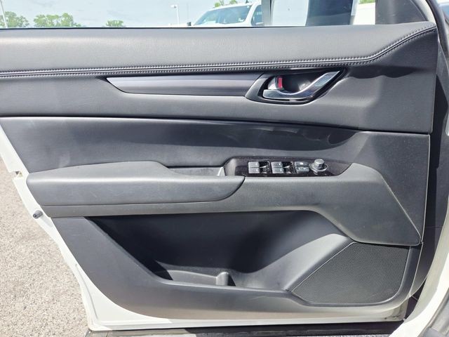 Mazda CX-5 Vehicle Full-screen Gallery Image 29
