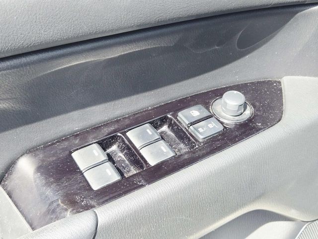 Mazda CX-5 Vehicle Full-screen Gallery Image 30