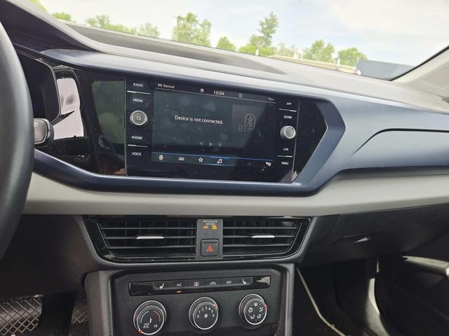 Volkswagen Taos Vehicle Full-screen Gallery Image 09