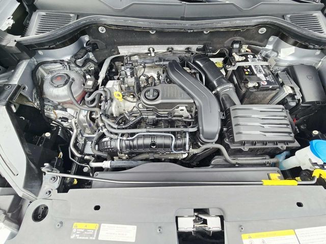 Volkswagen Taos Vehicle Full-screen Gallery Image 14