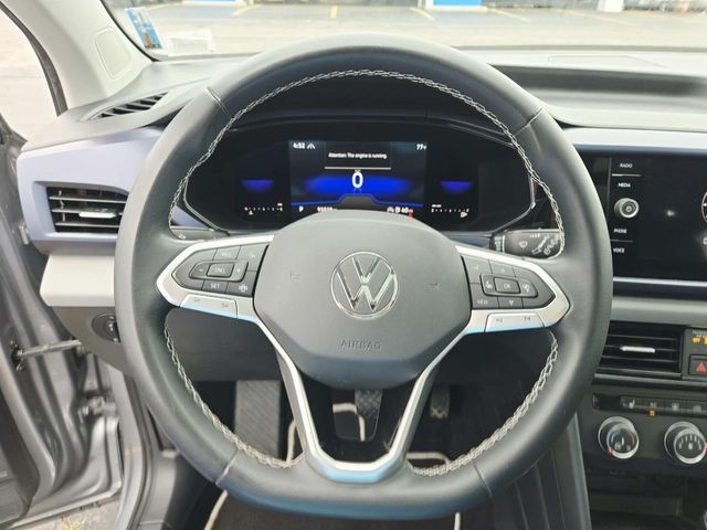 Volkswagen Taos Vehicle Full-screen Gallery Image 16