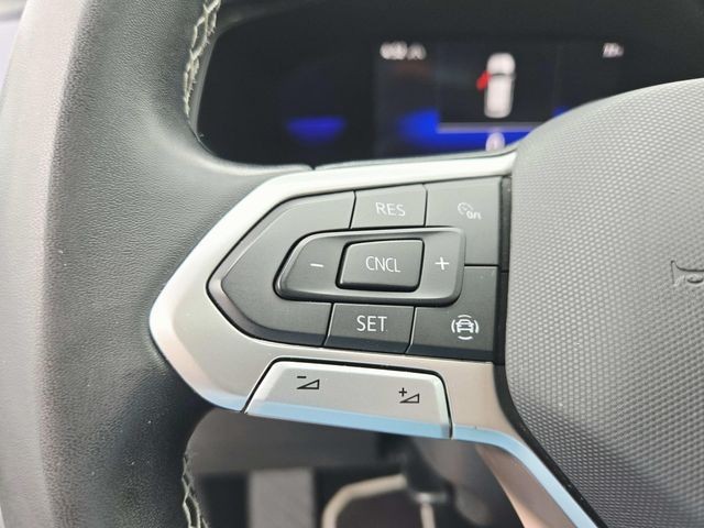 Volkswagen Taos Vehicle Full-screen Gallery Image 17