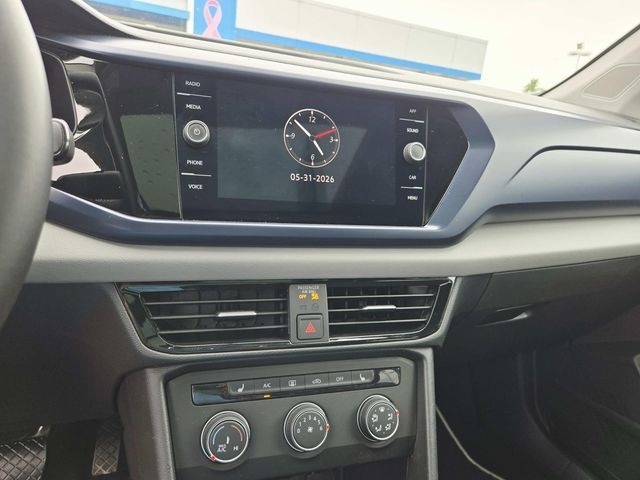 Volkswagen Taos Vehicle Full-screen Gallery Image 21
