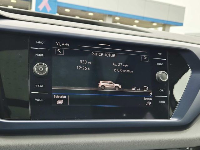 Volkswagen Taos Vehicle Full-screen Gallery Image 22