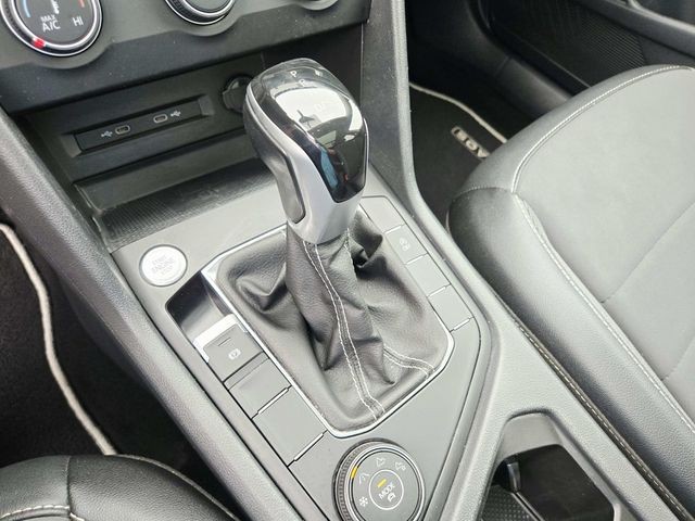 Volkswagen Taos Vehicle Full-screen Gallery Image 25