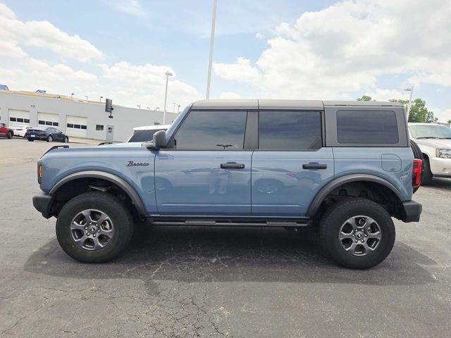 Ford Bronco Vehicle Full-screen Gallery Image 02