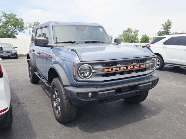 Ford Bronco Vehicle Full-screen Gallery Image 04