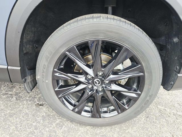 Mazda CX-5 Vehicle Full-screen Gallery Image 19