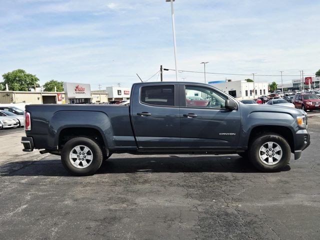 GMC Canyon Vehicle Full-screen Gallery Image 02