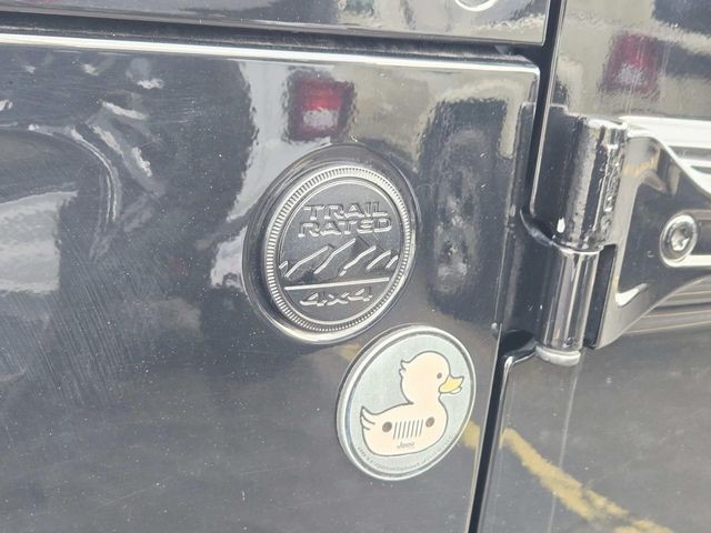 Jeep Wrangler Unlimited Vehicle Full-screen Gallery Image 17