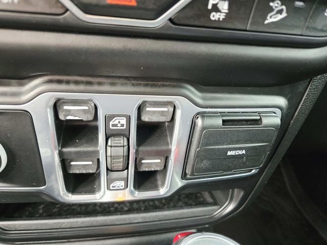 Jeep Wrangler Unlimited Vehicle Full-screen Gallery Image 29