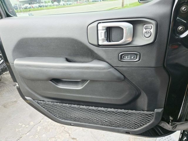 Jeep Wrangler Unlimited Vehicle Full-screen Gallery Image 32