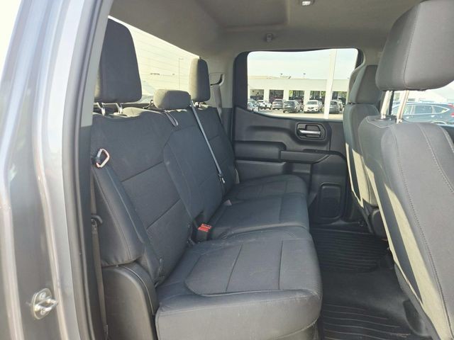 Chevrolet Silverado 1500 Vehicle Full-screen Gallery Image 12