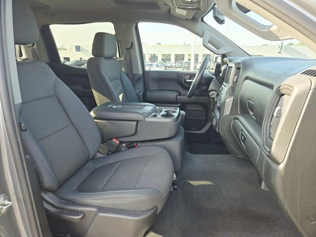 Chevrolet Silverado 1500 Vehicle Full-screen Gallery Image 13