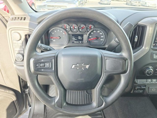 Chevrolet Silverado 1500 Vehicle Full-screen Gallery Image 16