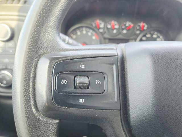 Chevrolet Silverado 1500 Vehicle Full-screen Gallery Image 17